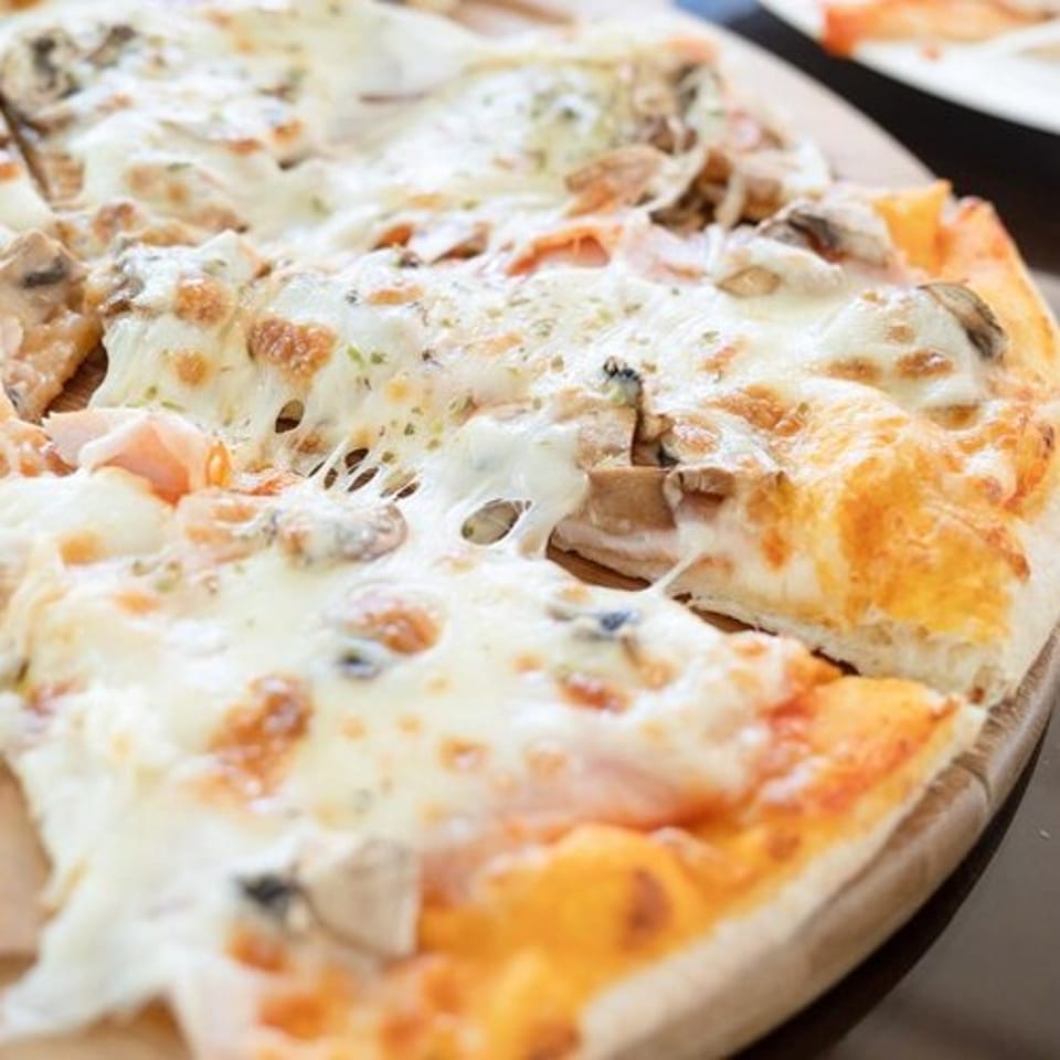 Delicious Hawaiian Pizza and More!